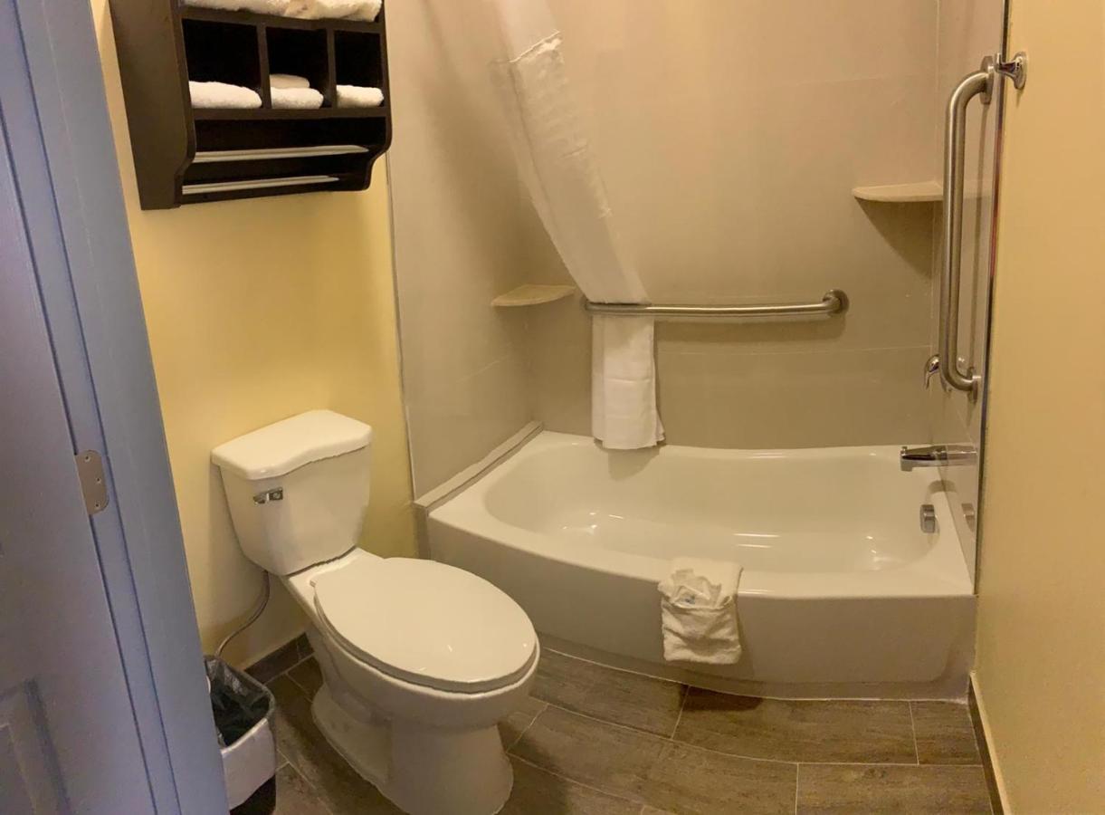 Homestay Inn & Suites Edinburg Esterno foto